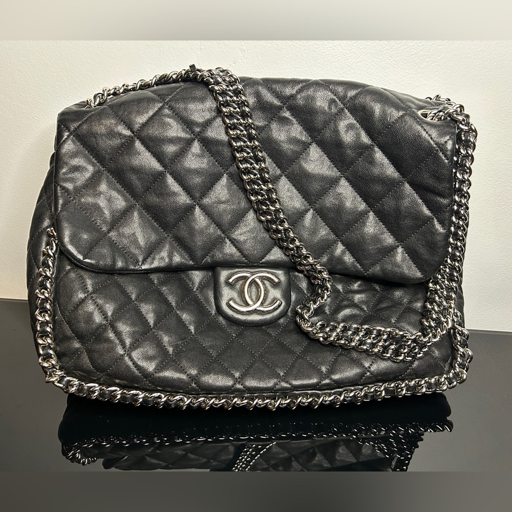 CHANEL Chain around bag!